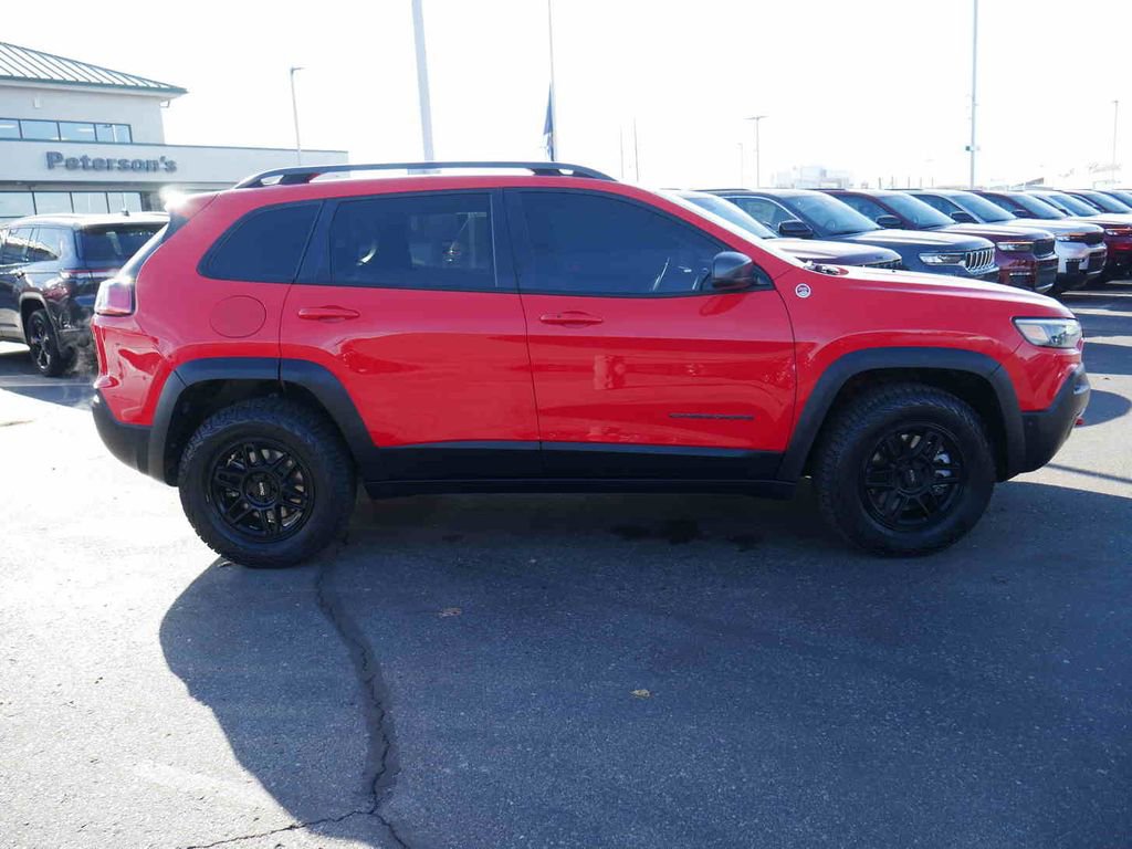 Used 2019 Jeep Cherokee Trailhawk image 22