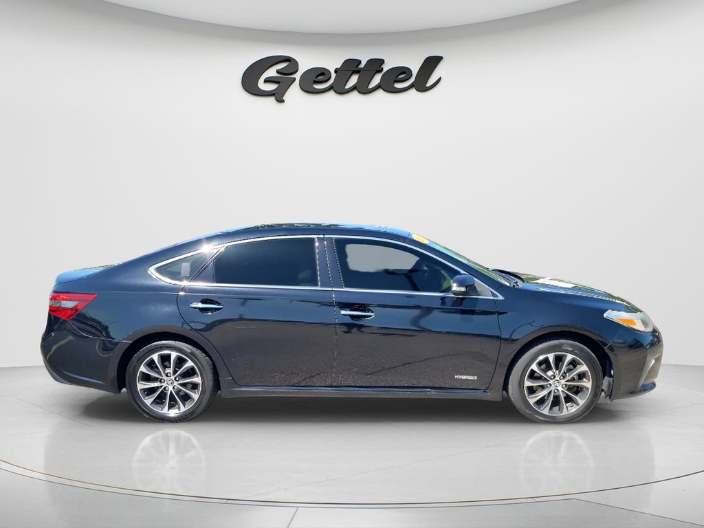 Used 2017 Toyota Avalon XLE Plus w/ Carpet Mat Package FWD image 4