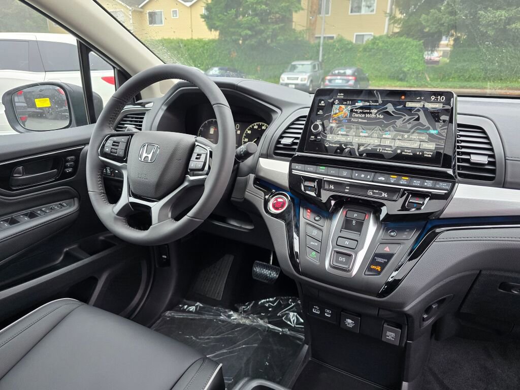 New 2026 Honda Odyssey Touring image 17