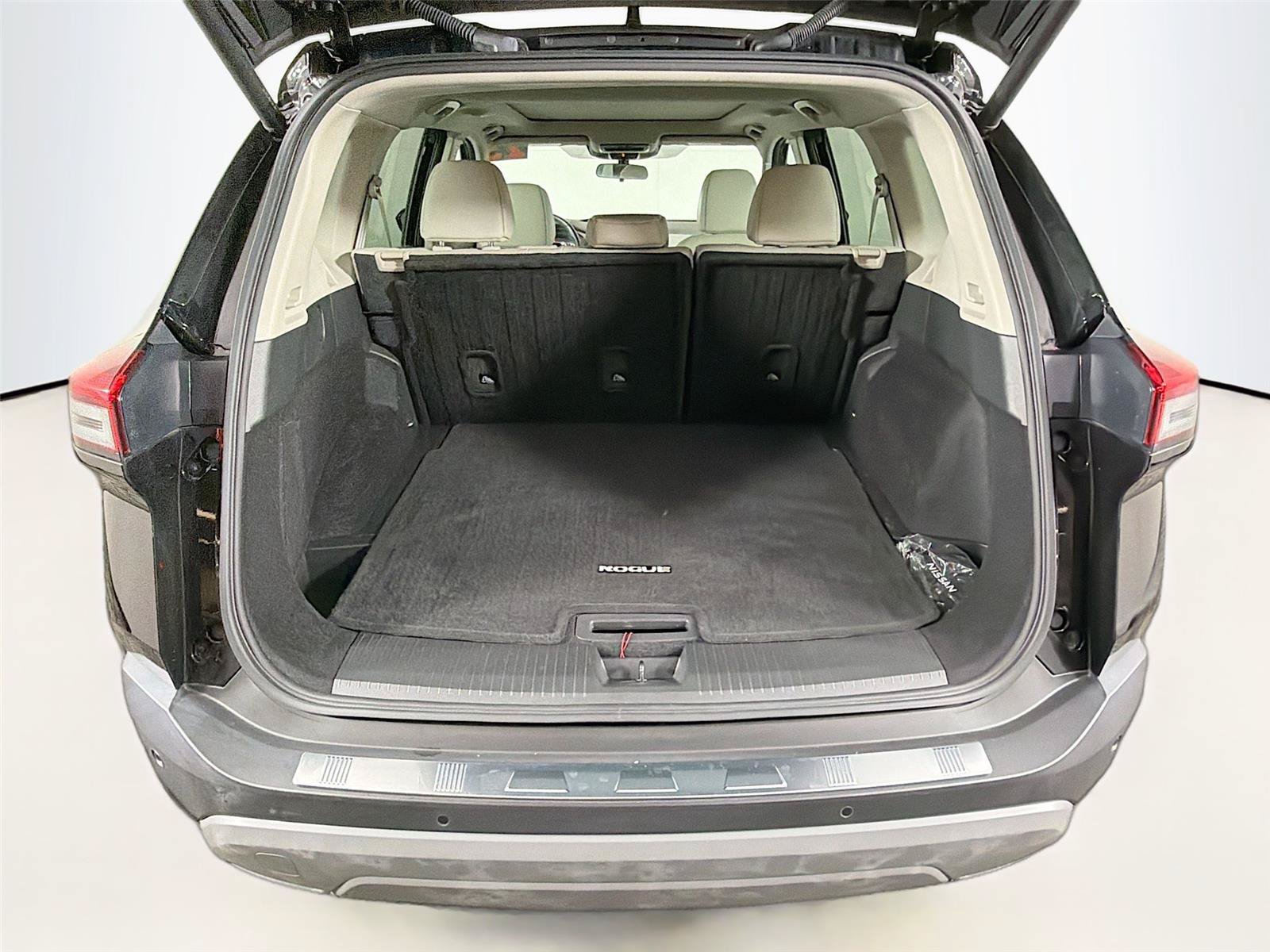 Used 2023 Nissan Rogue SV w/ SV Premium B Package AWD/4WD image 14