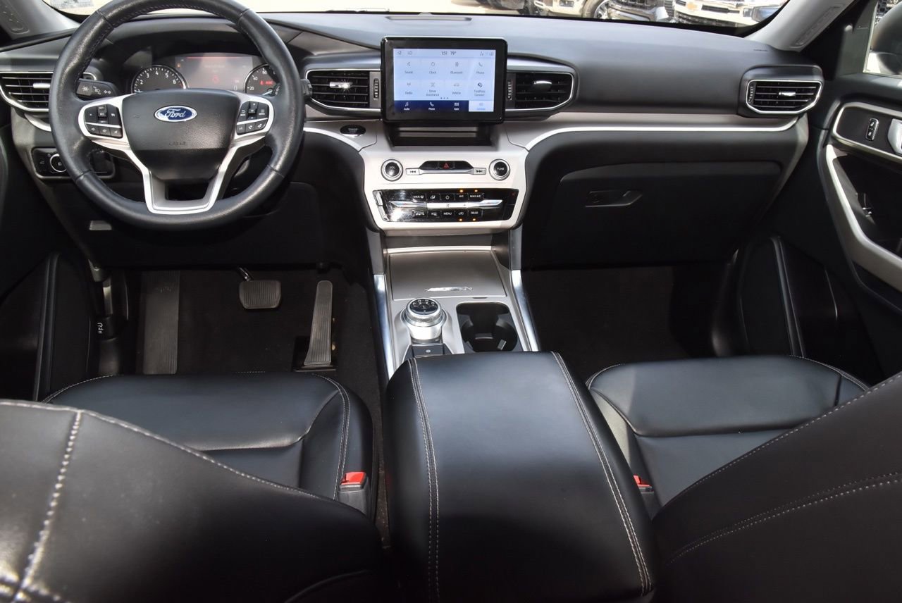 Used 2023 Ford Explorer XLT w/ Equipment Group 202A image 17