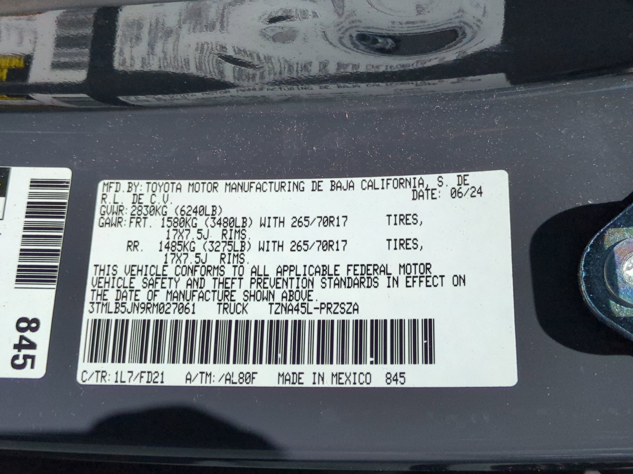 Used 2024 Toyota Tacoma TRD Off-Road AWD/4WD image 33