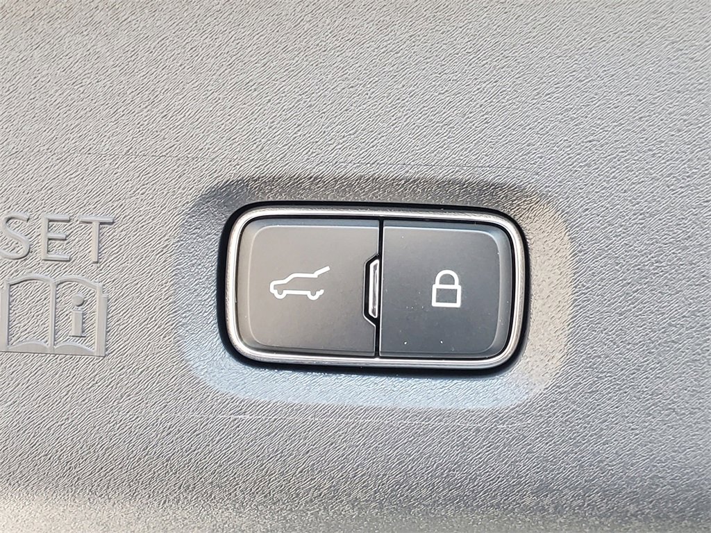 New 2025 Ford Expedition Active image 34