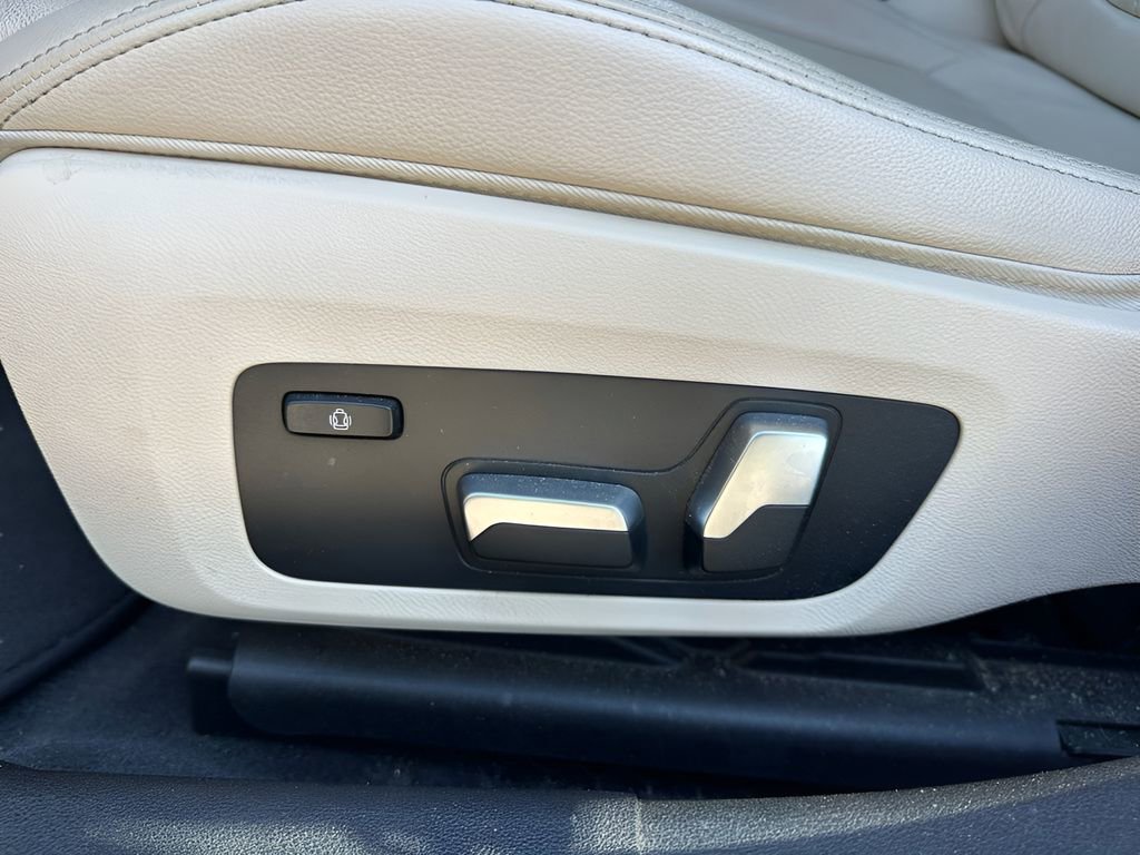 Used 2020 BMW 330i Sedan image 11