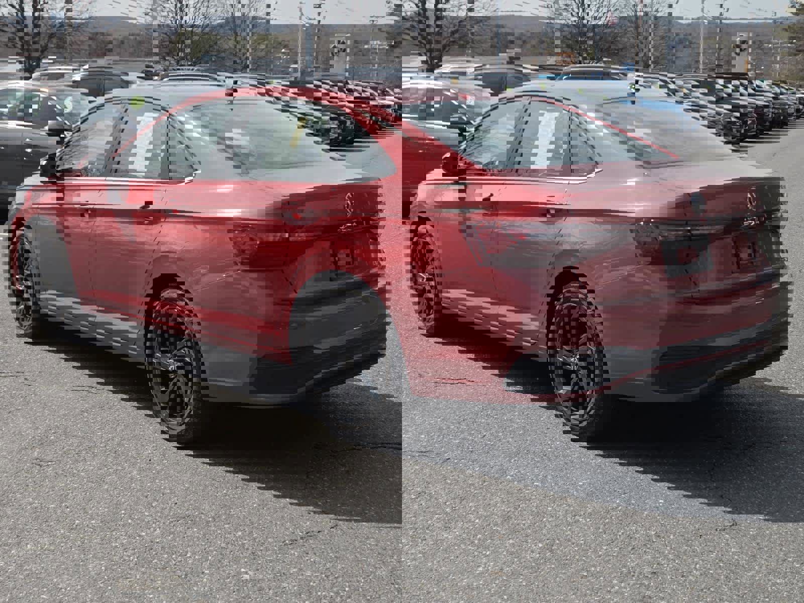 Certified 2025 Volkswagen Jetta SE w/ Sunroof Package image 16