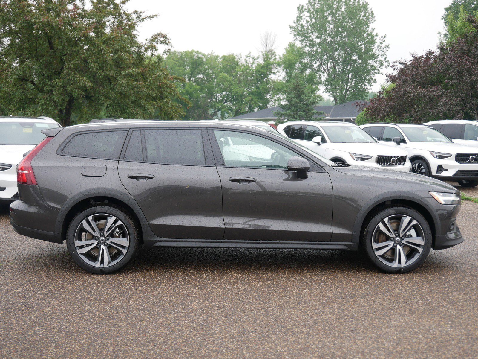 New 2025 Volvo V60 B5 Cross Country Plus w/ Climate Package image 2