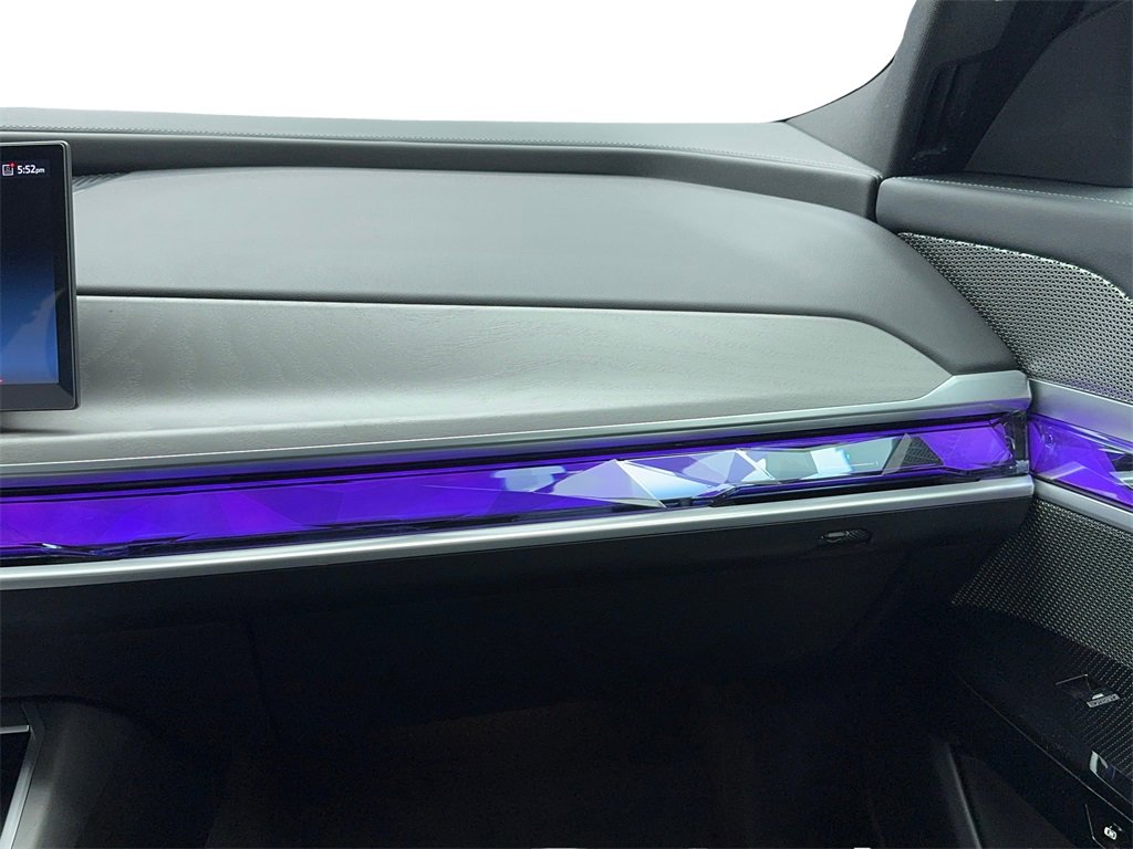 Used 2023 BMW 740i image 23