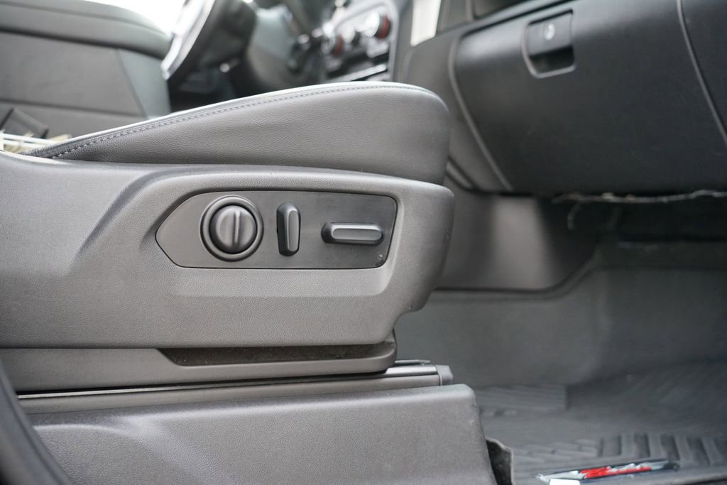 Used 2020 Chevrolet Silverado 1500 LTZ w/ LTZ Premium Package image 31