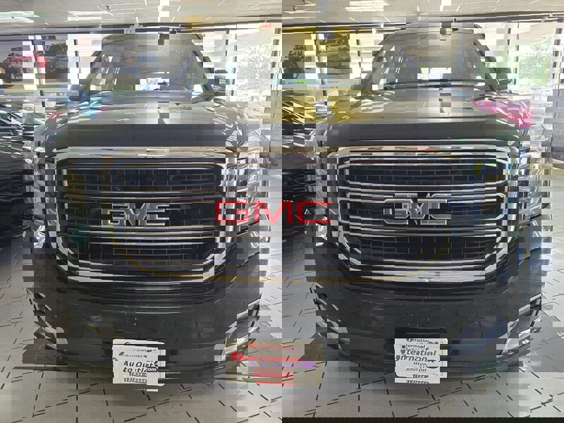 Used 2016 GMC Yukon SLT image 3