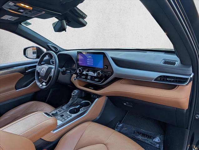 Used 2023 Toyota Highlander Platinum image 23