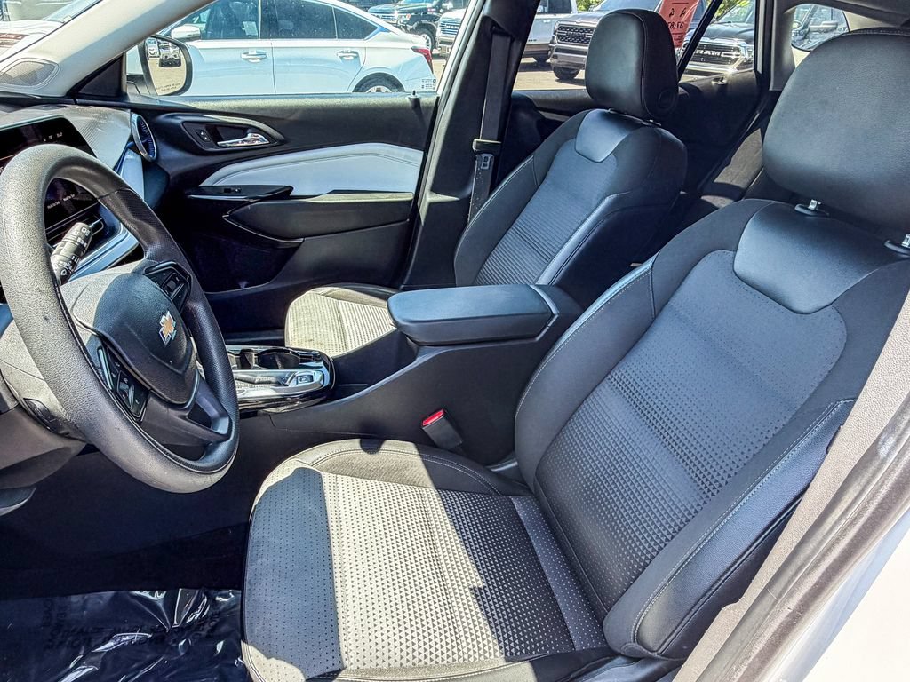 Certified 2024 Chevrolet Trax LT FWD image 9