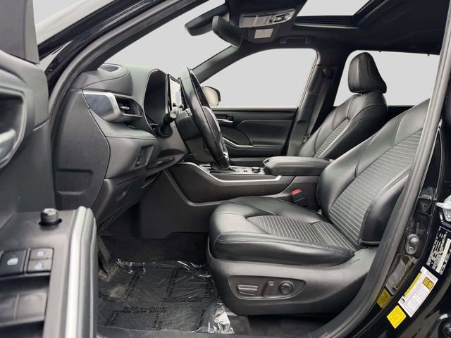 Used 2021 Toyota Highlander XSE AWD/4WD image 10