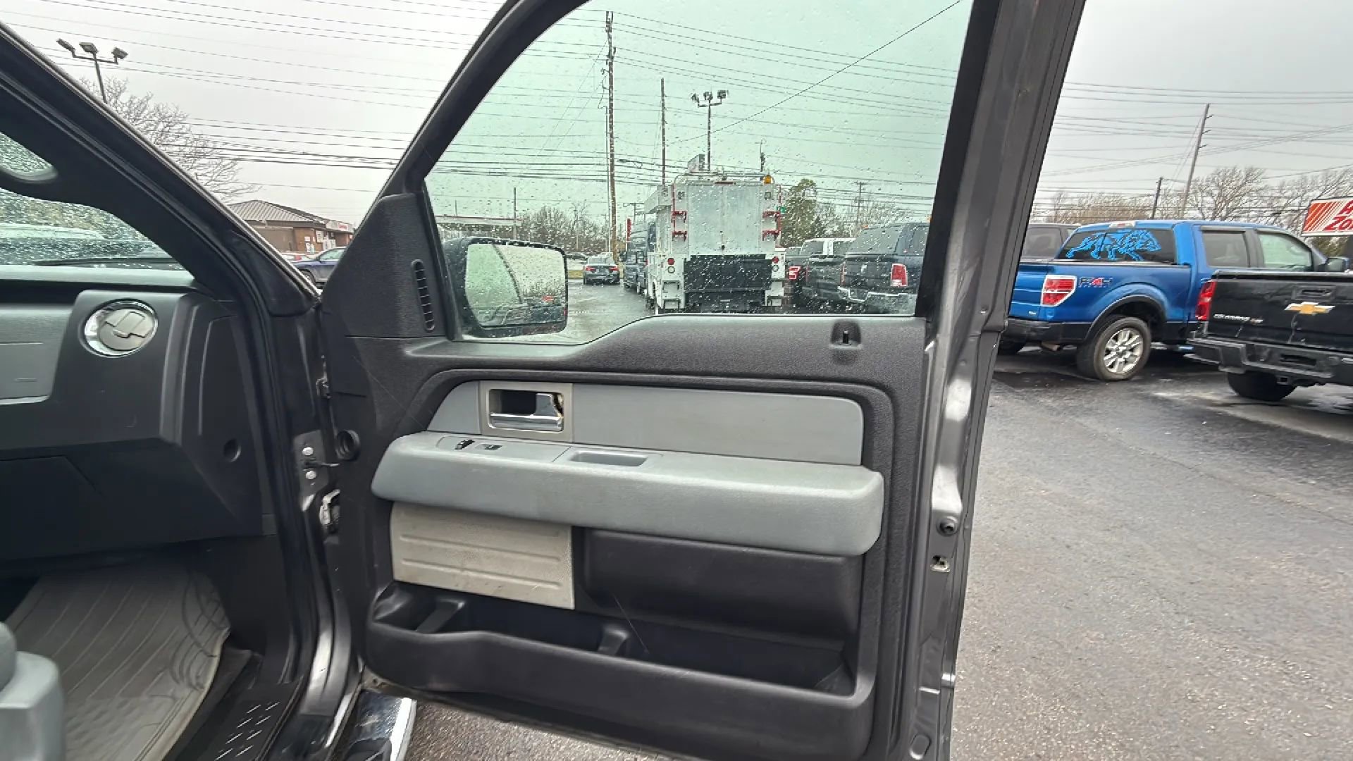 Used 2011 Ford F150 XLT w/ XTR Pkg image 16