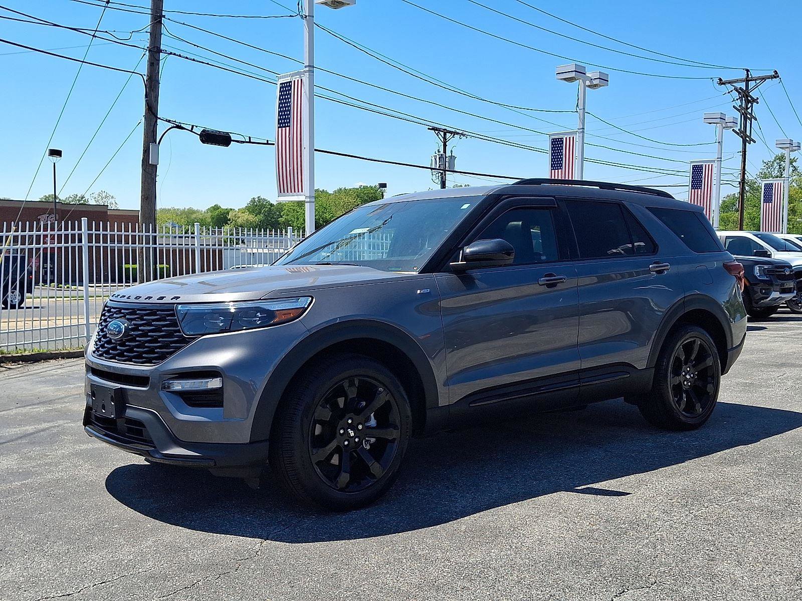 Certified 2022 Ford Explorer ST-Line w/ Class IV Trailer Tow Package AWD/4WD image 3