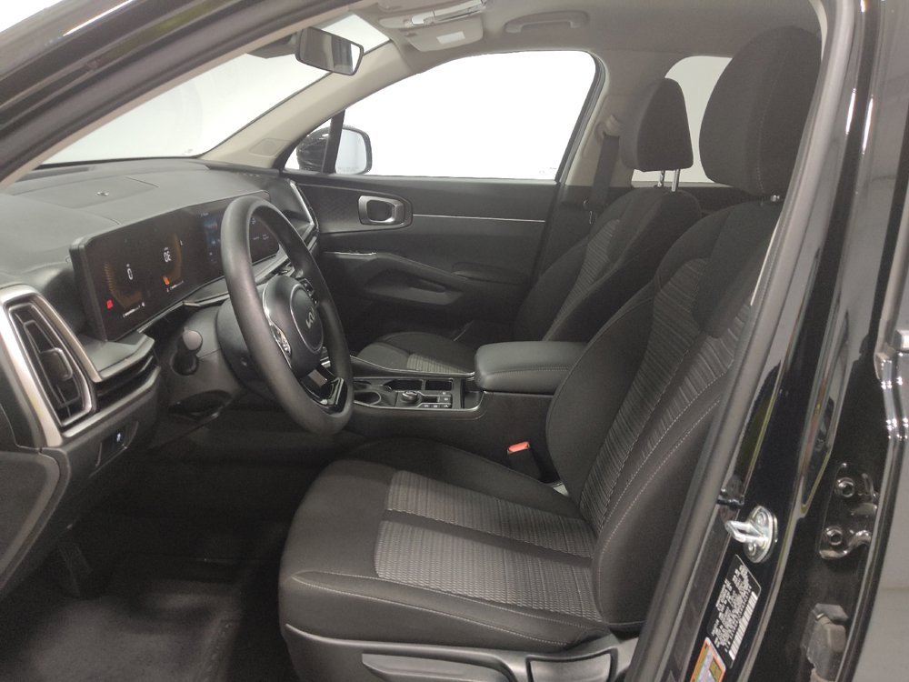 Used 2024 Kia Sorento LX FWD image 17