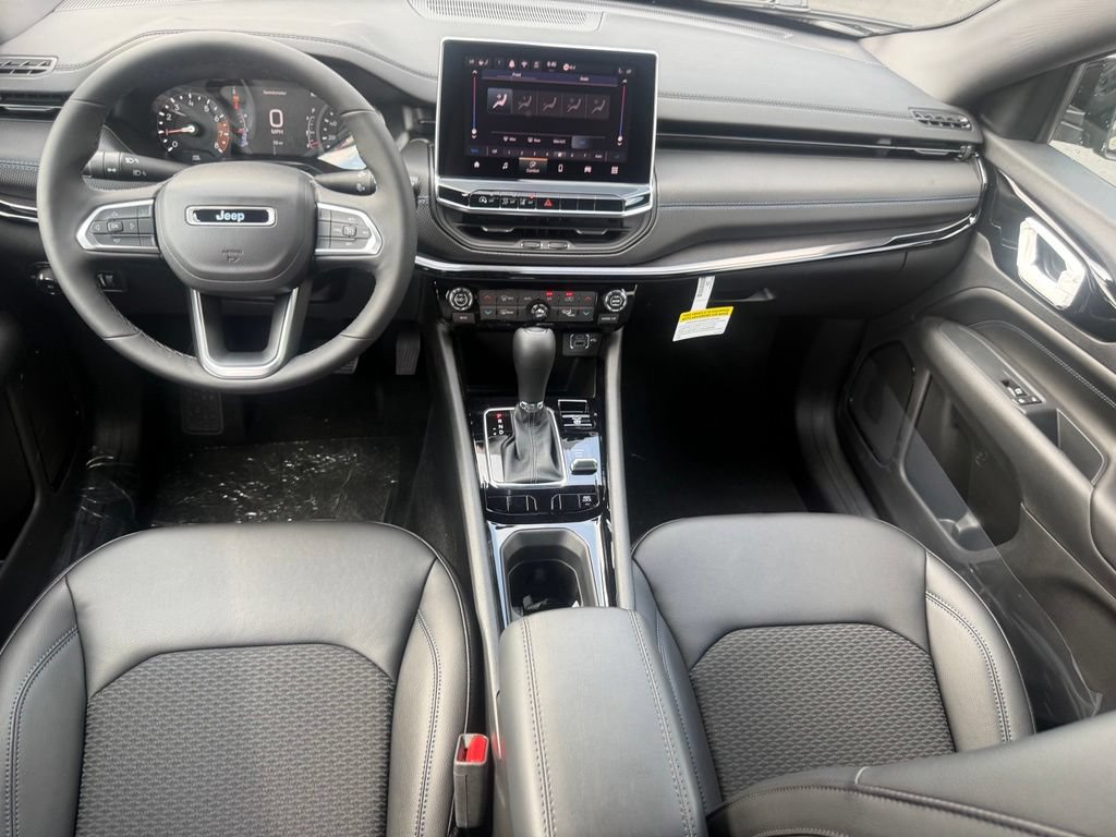 New 2026 Jeep Compass Latitude AWD/4WD image 36