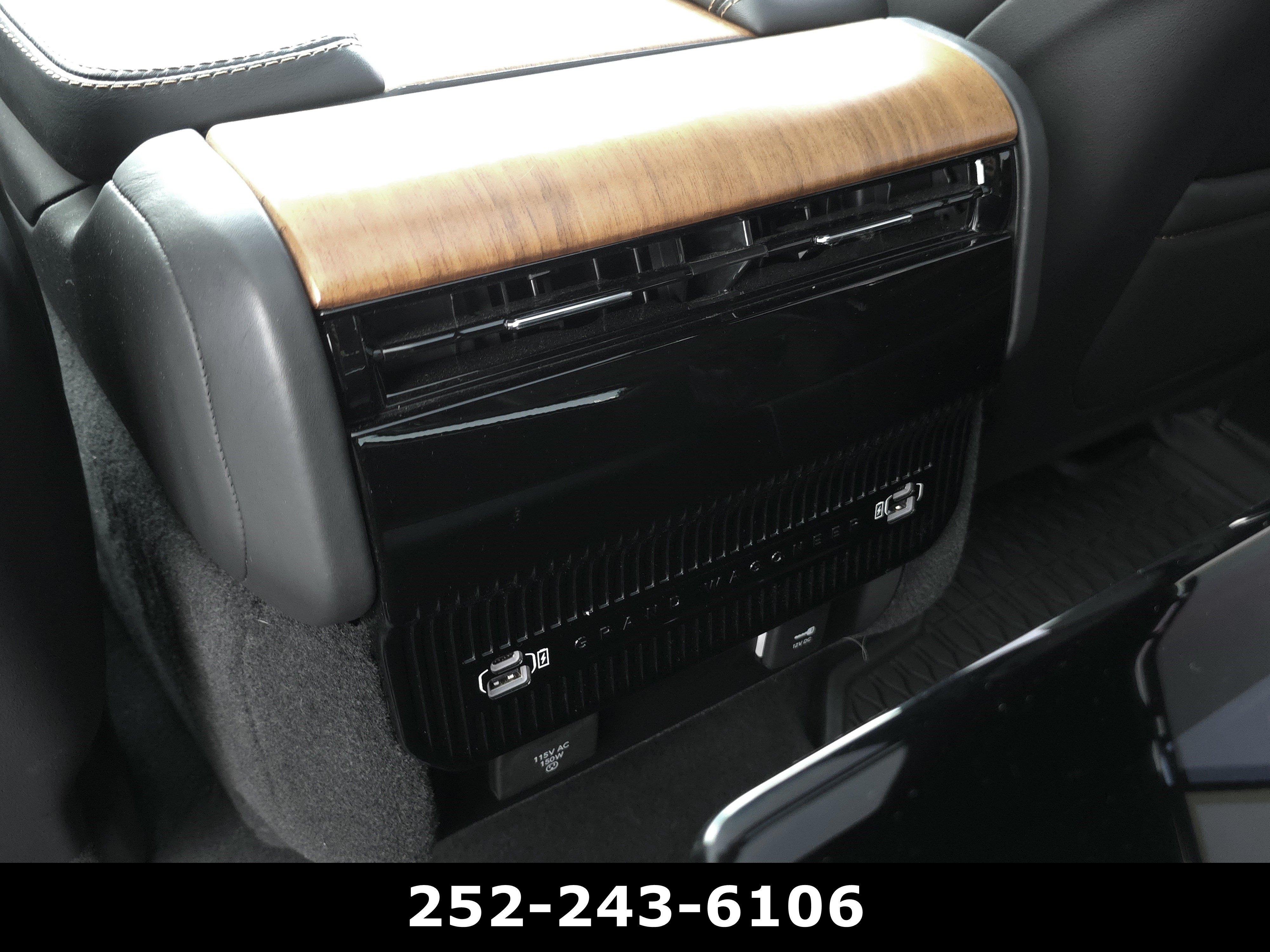 Used 2023 Jeep Grand Wagoneer Series III AWD/4WD image 41