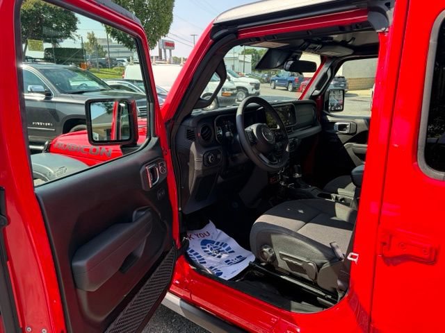 Used 2026 Jeep Wrangler Unlimited Rubicon AWD/4WD image 14