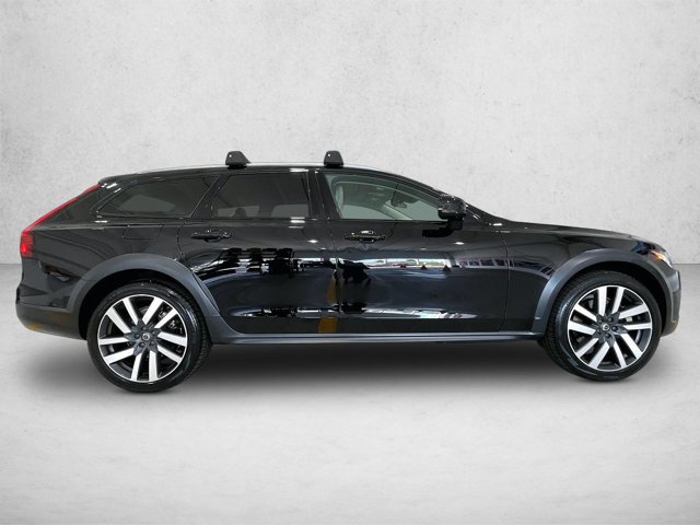 Used 2025 Volvo V90 B6 Cross Country Plus w/ Protection Package Premier AWD/4WD image 5