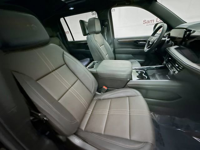 Used 2025 Chevrolet Suburban High Country AWD/4WD image 34