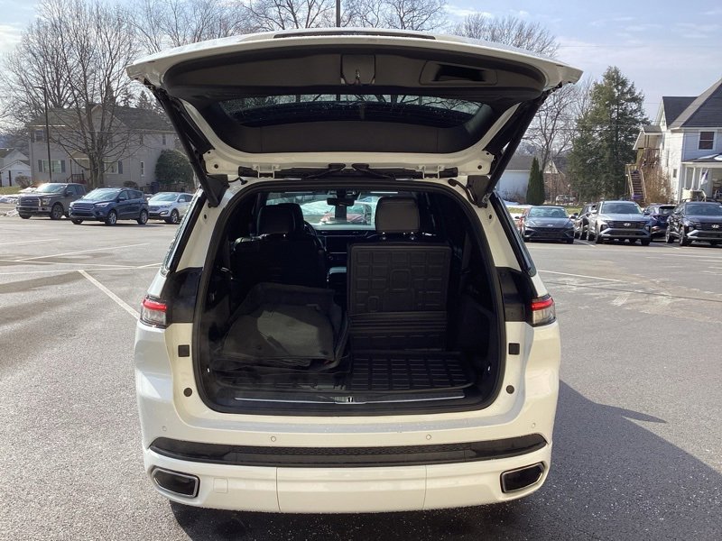 Used 2021 Jeep Grand Cherokee L Overland w/ Luxury Tech Group IV image 11