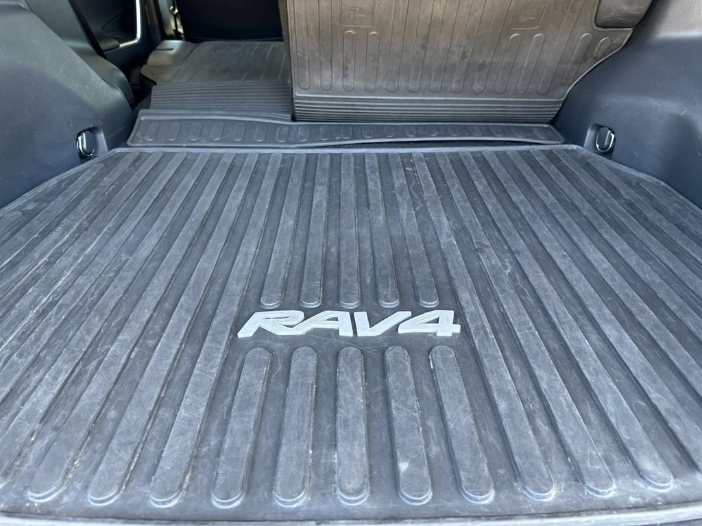 Used 2020 Toyota RAV4 XSE AWD/4WD image 14