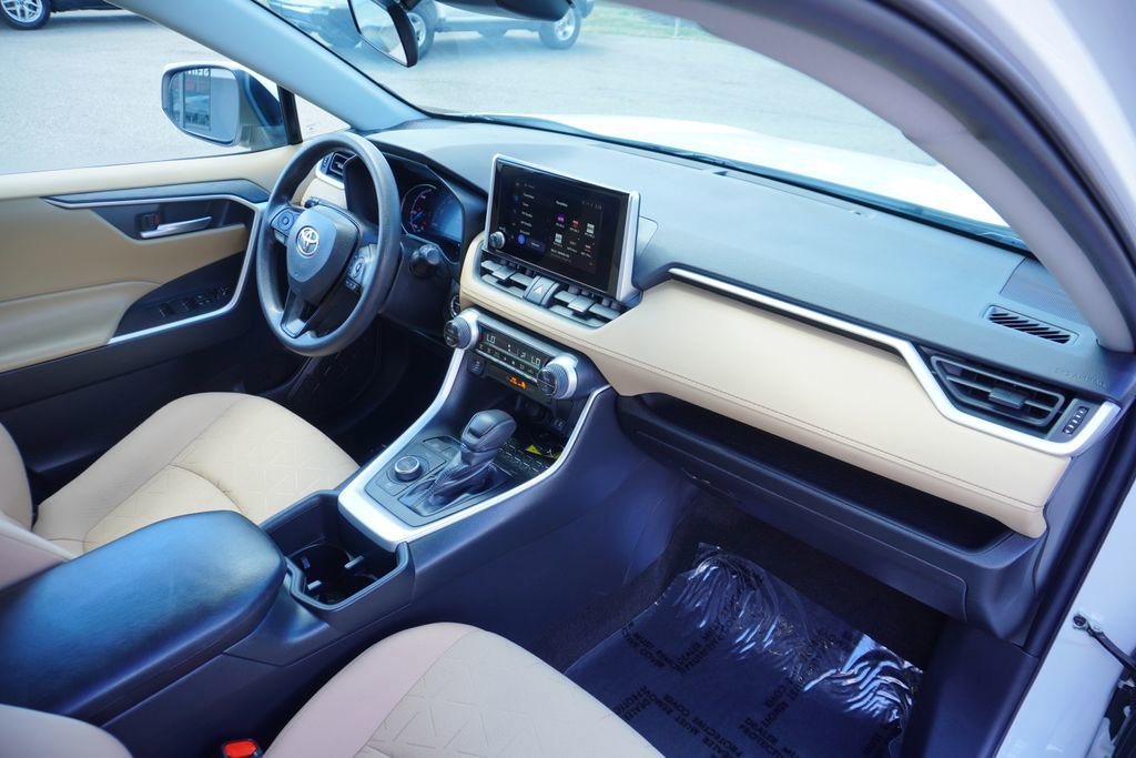 Used 2023 Toyota RAV4 XLE image 28