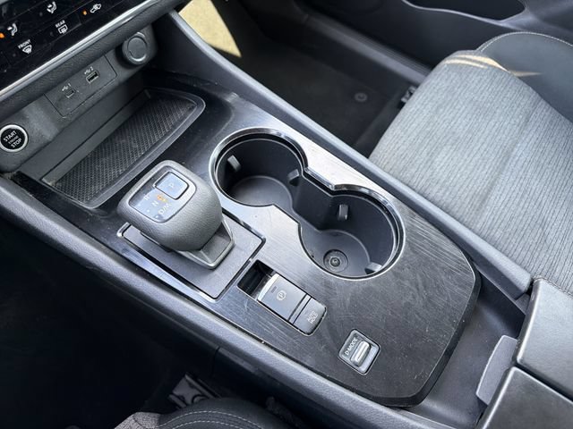 Used 2022 Nissan Rogue S FWD image 16