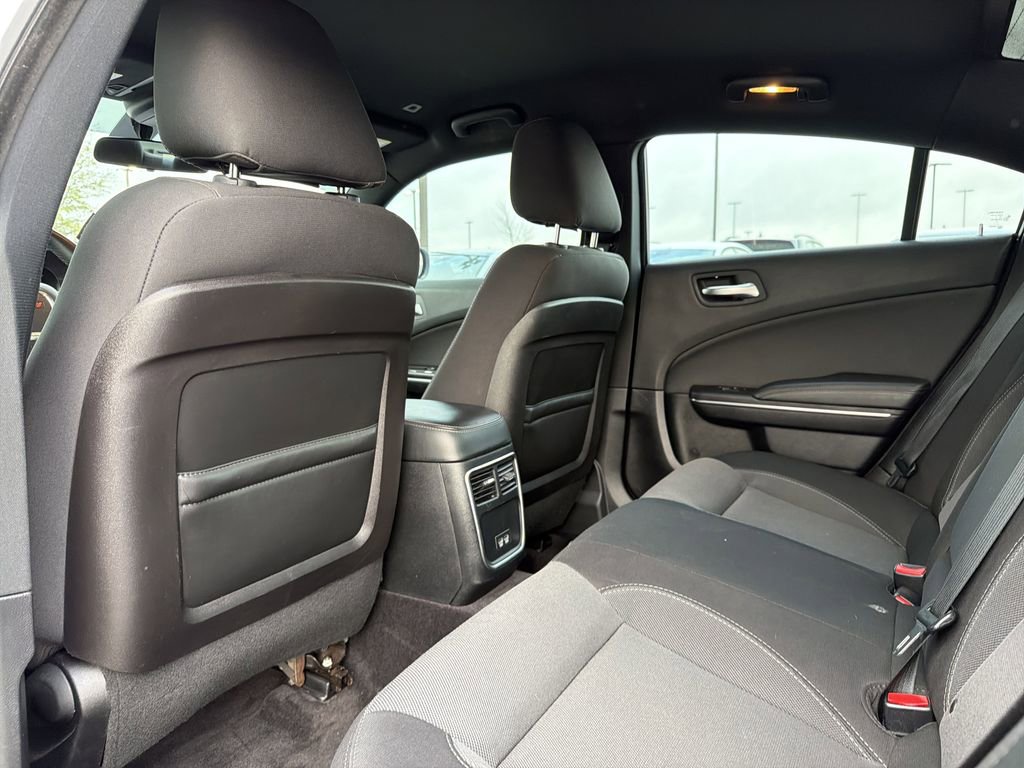 Used 2018 Dodge Charger SXT image 12