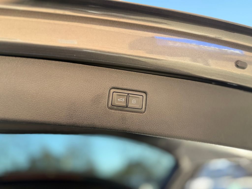 Used 2022 Audi Q7 2.0T Premium image 33