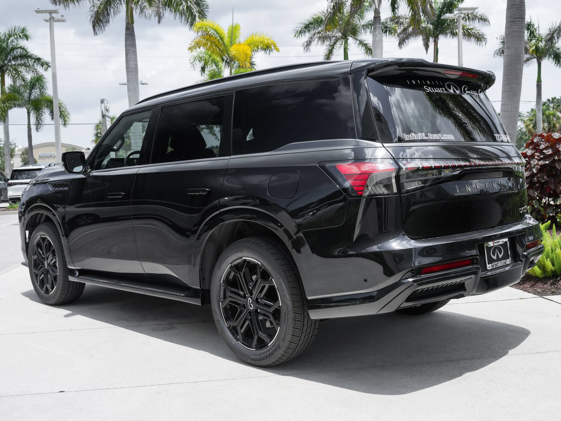 Certified 2026 INFINITI QX80 4WD image 8