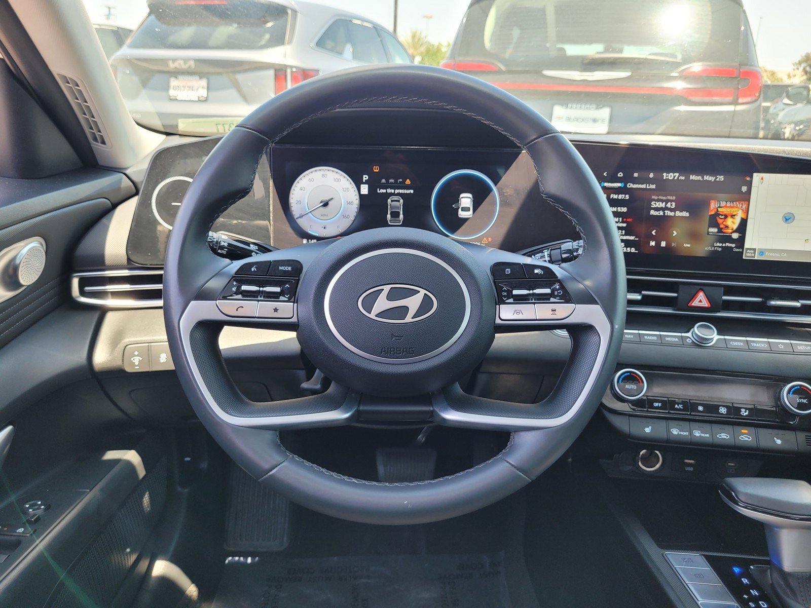 Used 2025 Hyundai Elantra SEL FWD image 17