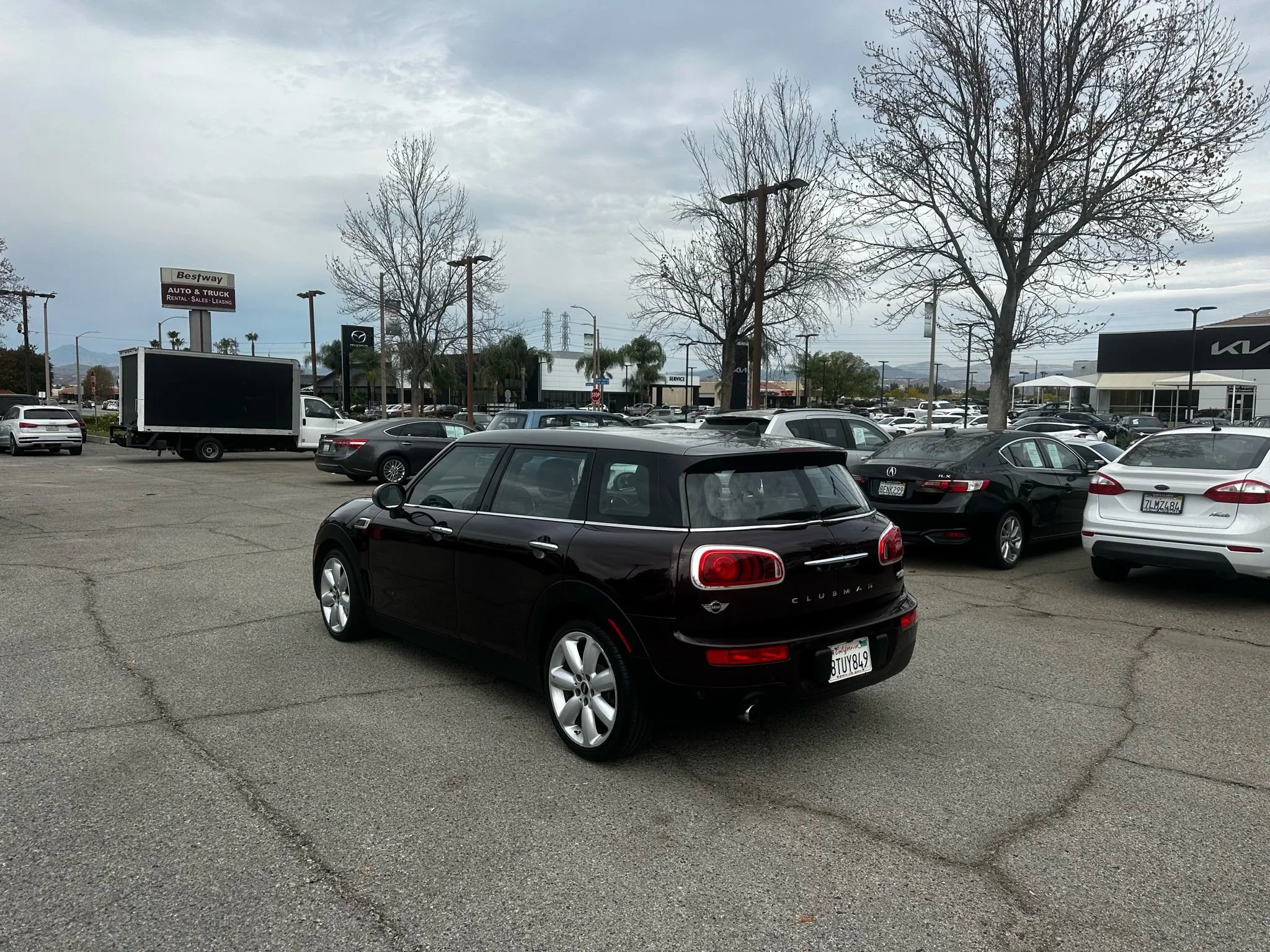 Used 2017 MINI Cooper Clubman image 4