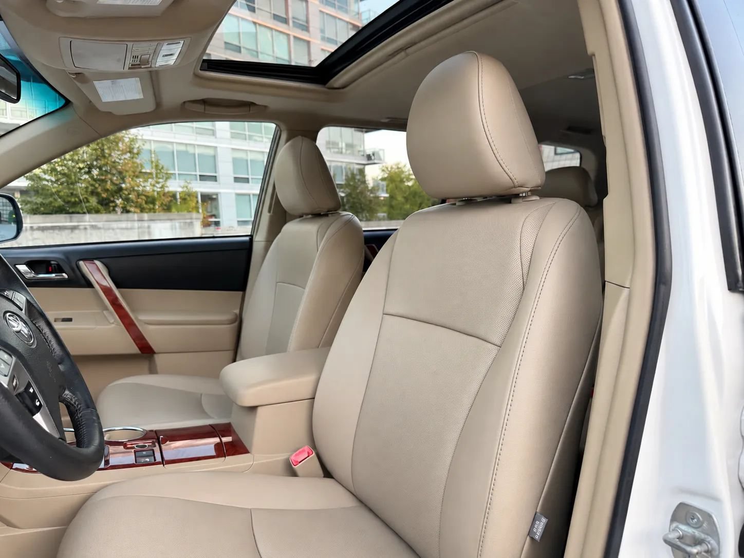 Used 2013 Toyota Highlander Limited AWD/4WD image 12