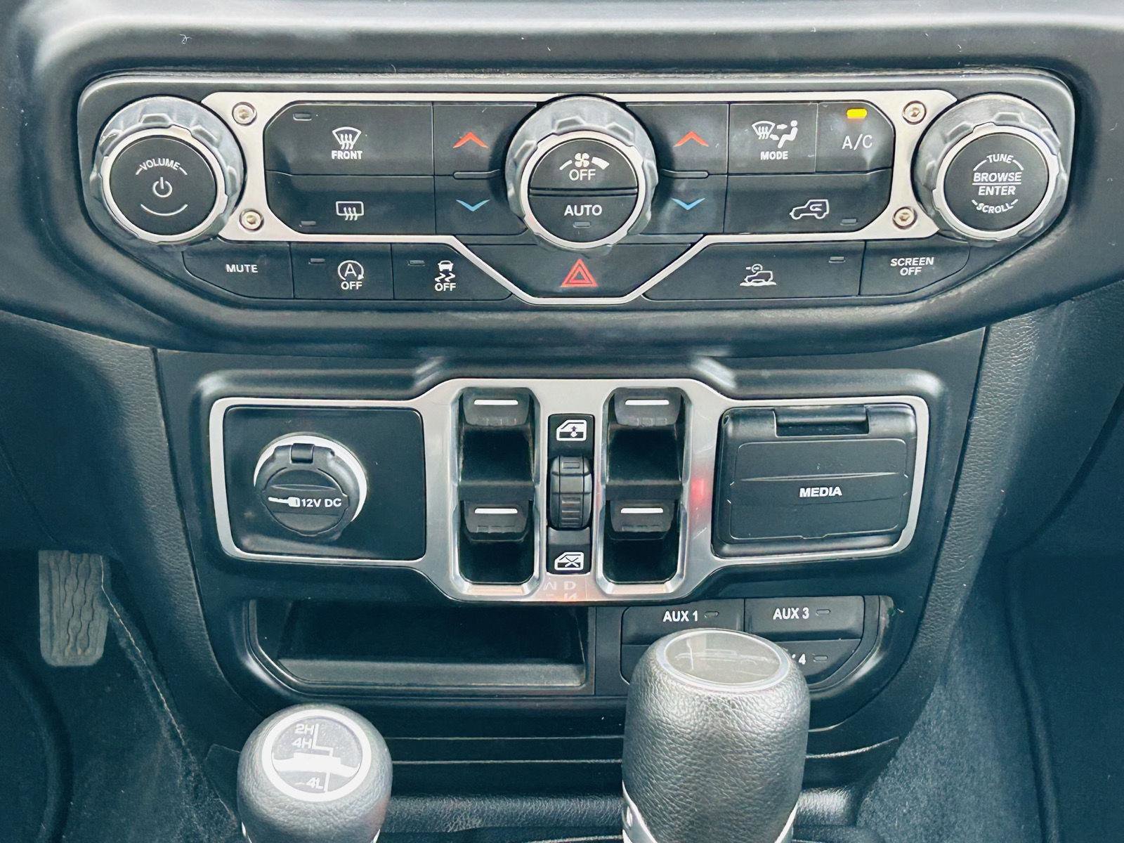 Used 2022 Jeep Gladiator Sport image 15