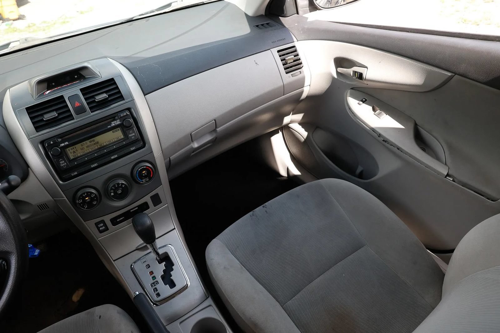 Used 2012 Toyota Corolla LE FWD image 13