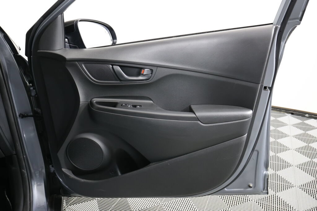 Used 2020 Hyundai Kona SEL AWD/4WD image 25