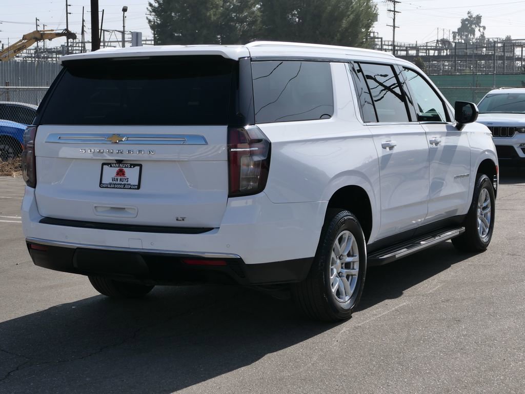 Used 2024 Chevrolet Suburban LT image 4