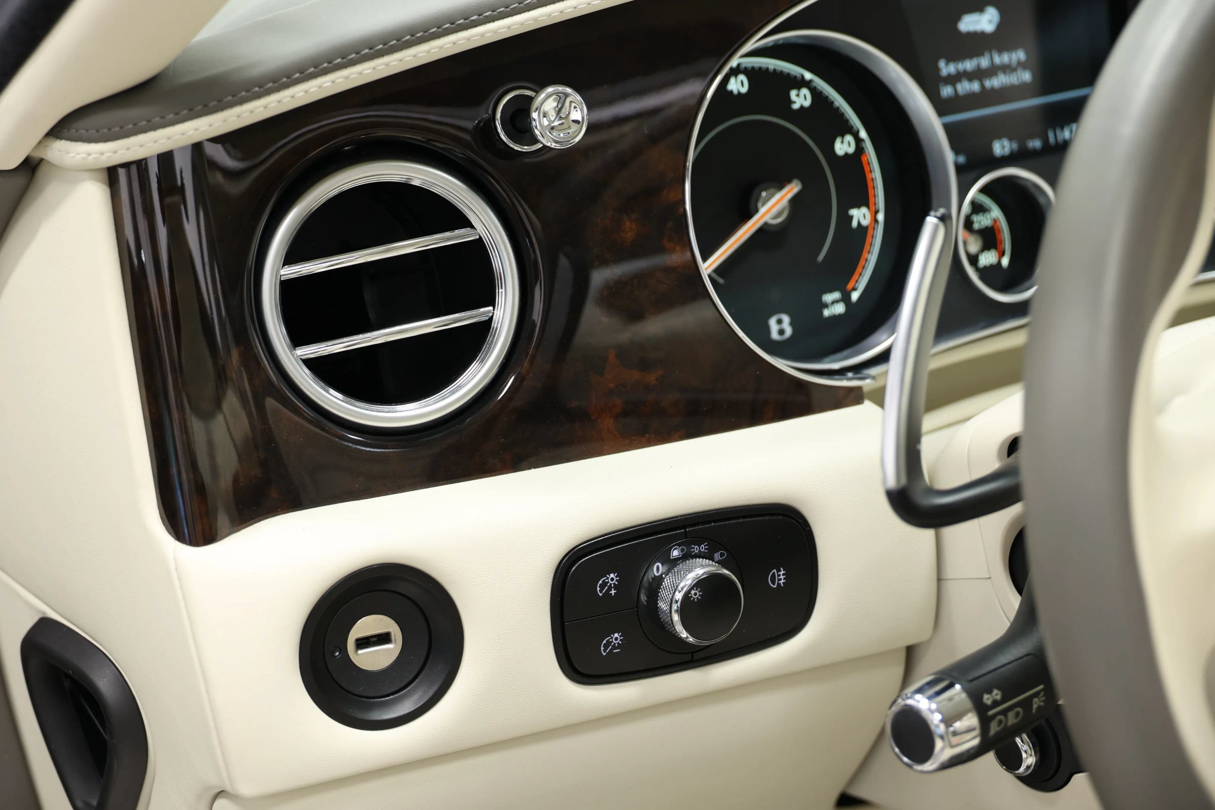 Used 2018 Bentley Flying Spur V8 AWD/4WD image 24