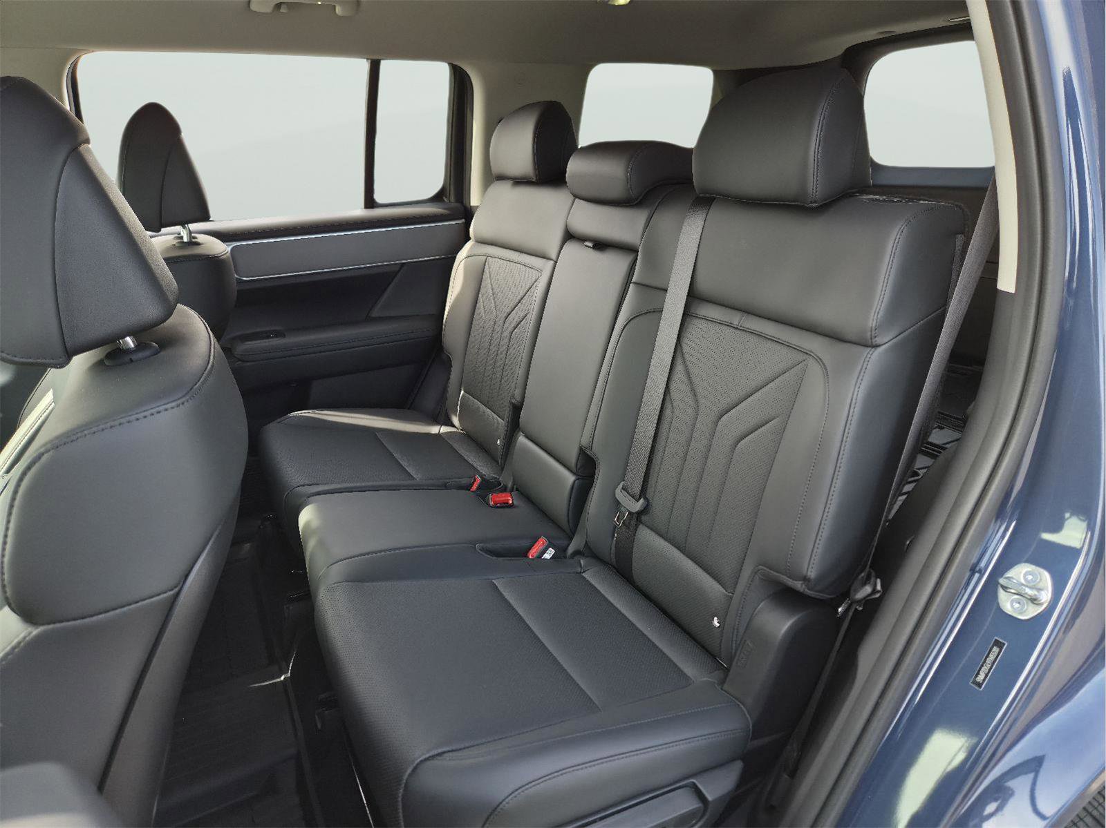 Used 2026 Hyundai Santa Fe SEL AWD/4WD image 13