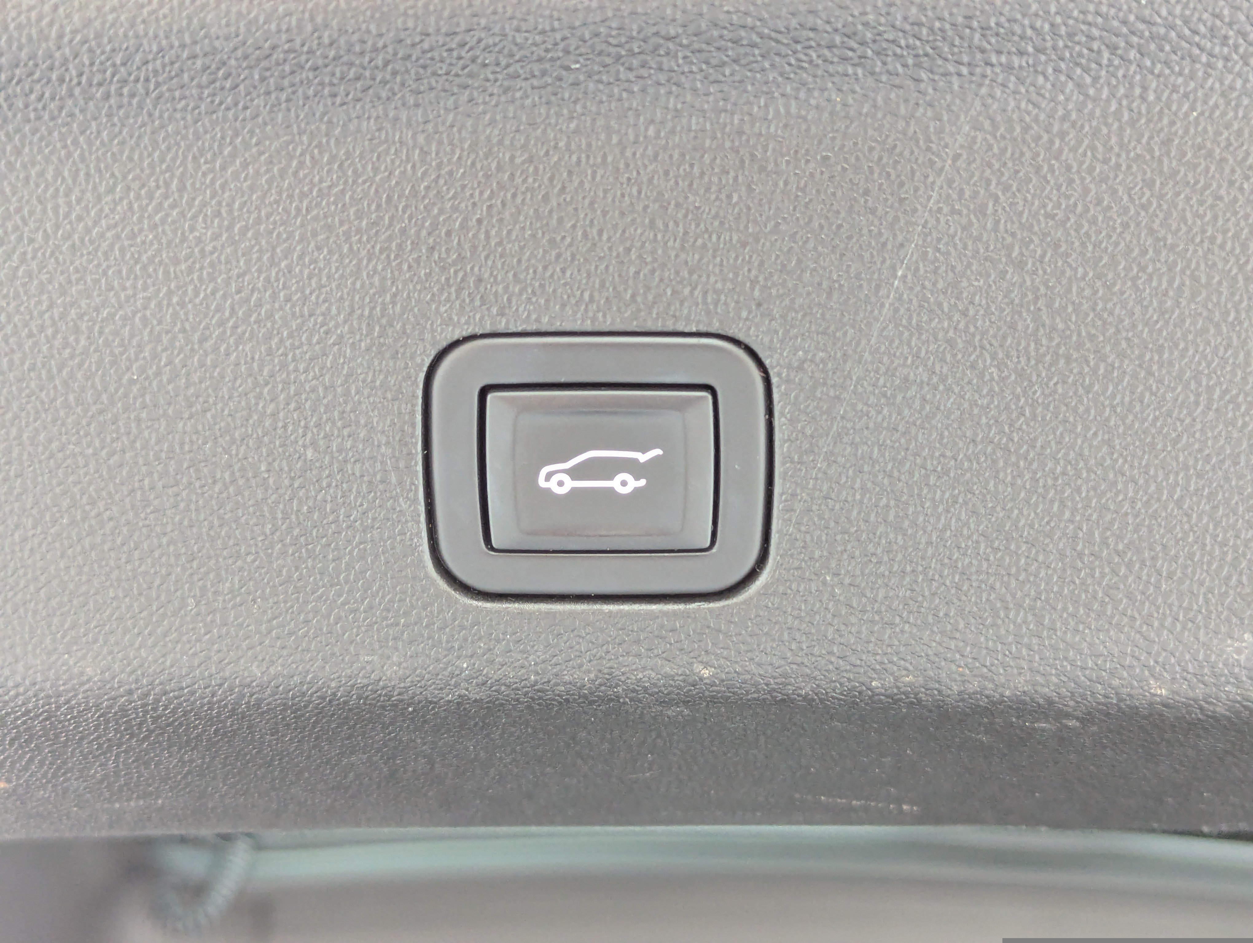 Certified 2023 GMC Yukon Denali Ultimate w/ LPO, Floor Liner Package AWD/4WD image 12