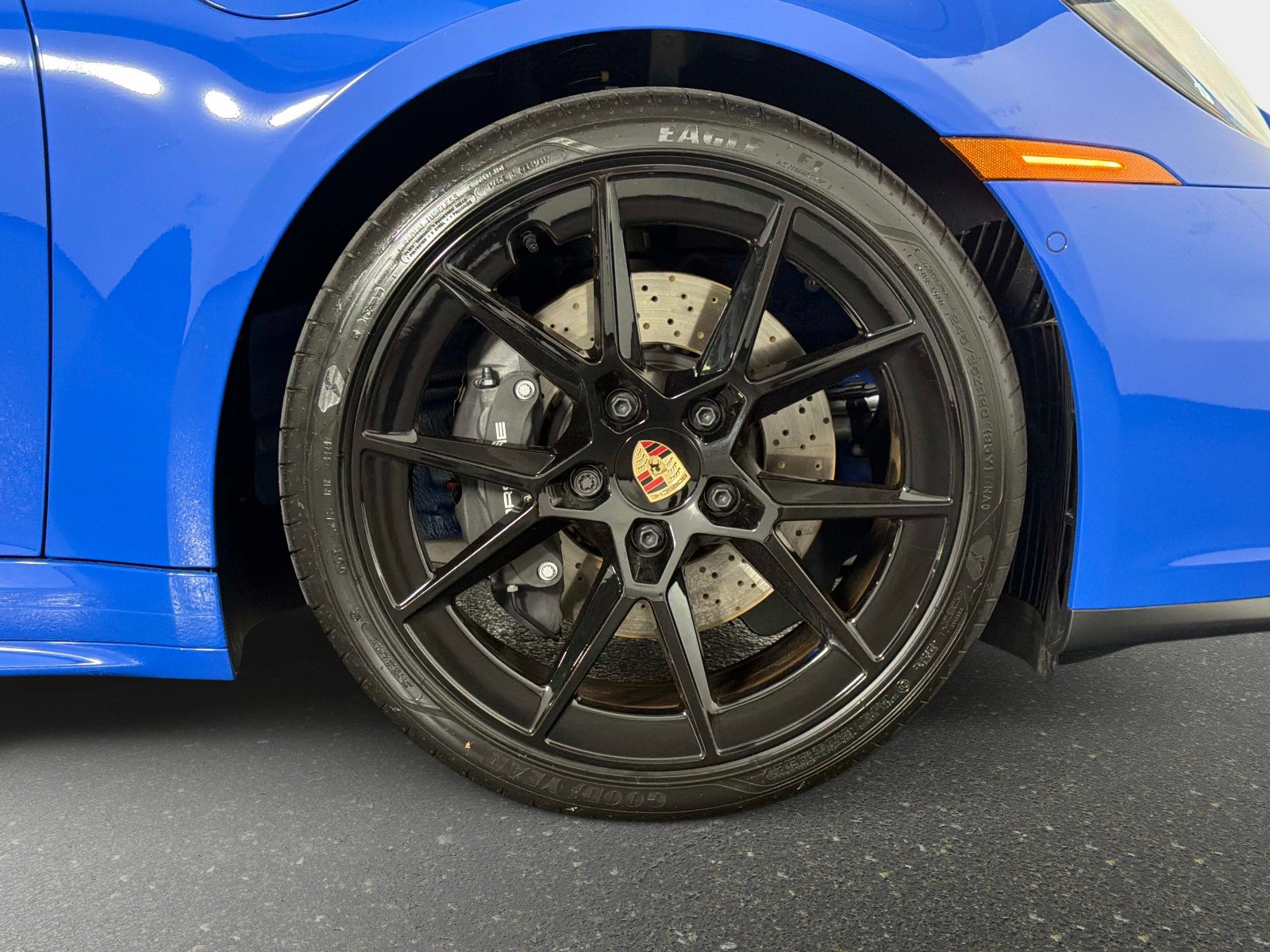 Used 2025 Porsche 911 Carrera RWD image 21