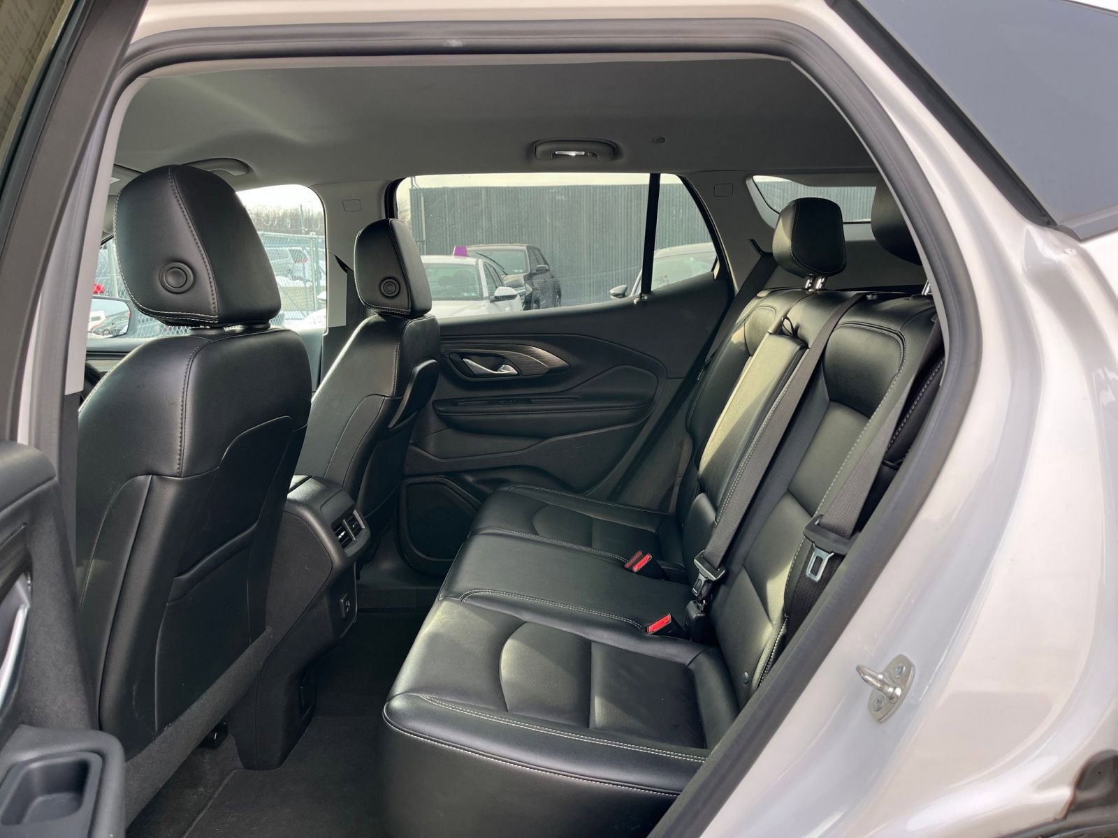 Used 2024 GMC Terrain SLT AWD/4WD image 28