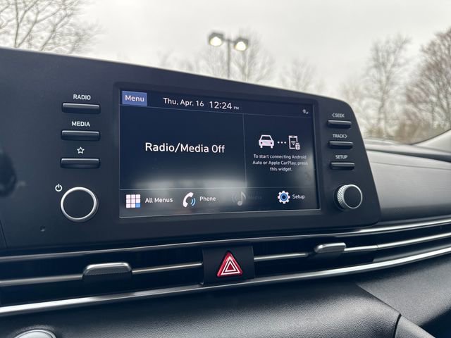 Used 2022 Hyundai Elantra SEL w/ Preferred Accessory Package image 9