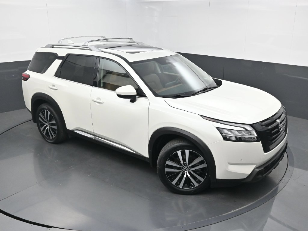 Used 2024 Nissan Pathfinder Platinum FWD image 36