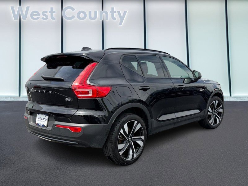 Certified 2023 Volvo XC40 B5 Ultimate w/ Protection Package Premier AWD/4WD image 4