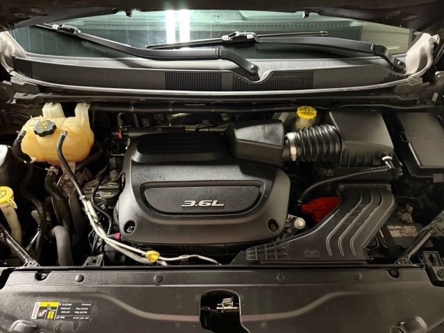 Used 2017 Chrysler Pacifica Limited FWD image 54