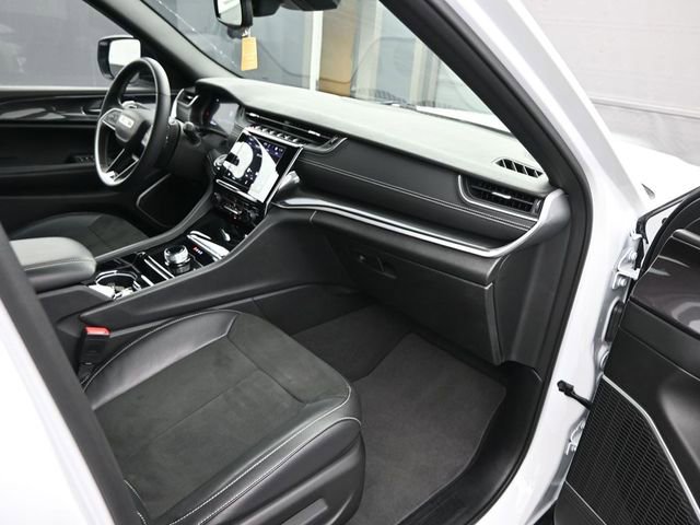 Used 2022 Jeep Grand Cherokee Altitude image 40