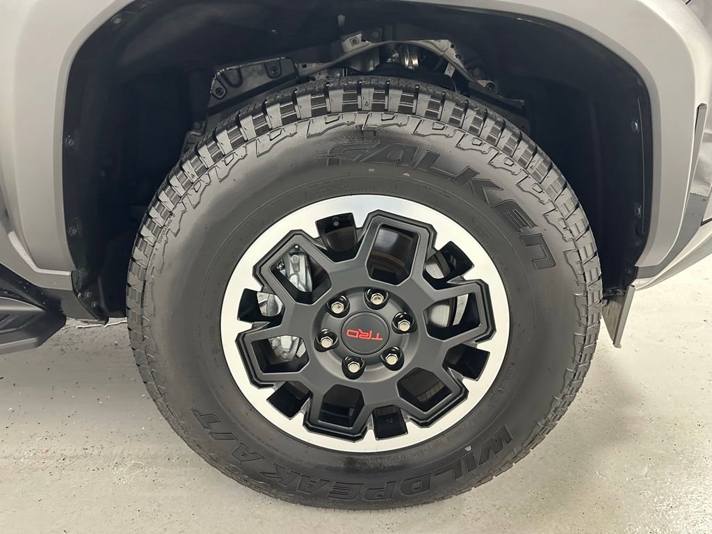 Used 2025 Toyota 4Runner TRD Off-Road image 60