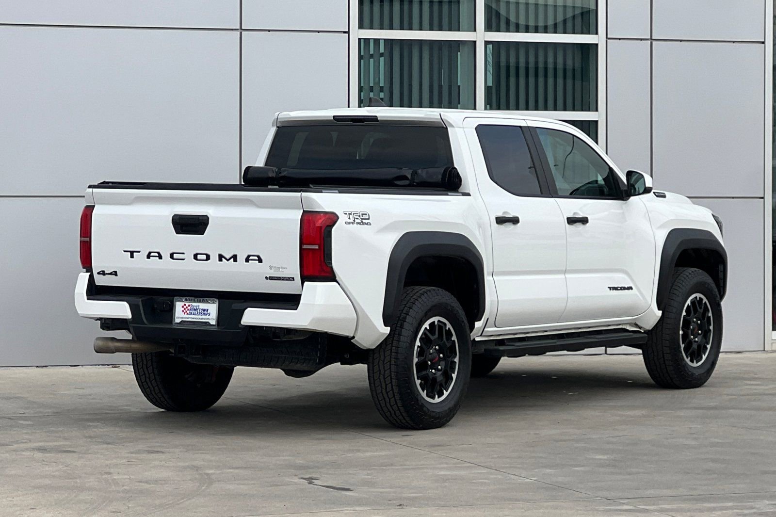 Certified 2025 Toyota Tacoma TRD Off-Road image 4